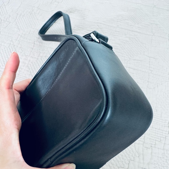 Courreges Reedition leather camera crossbody bag unisex chocolate small - Picture 7 of 14